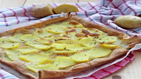 Tarte rustique salée aux pommes de terre et mozzarella Astuces au