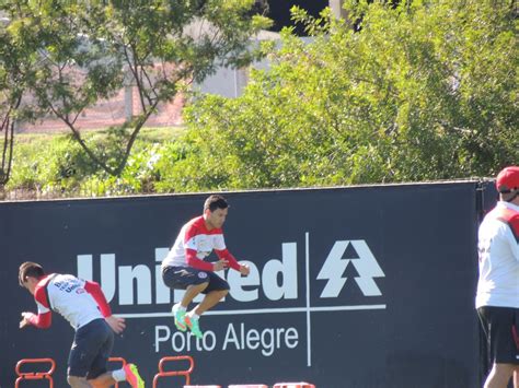 Recuperado Aránguiz participa de treino físico na reapresentação do