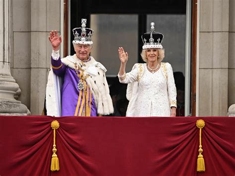 Carlos Y Camila Son Coronados Reyes Del Reino Unido Michelle Rivera