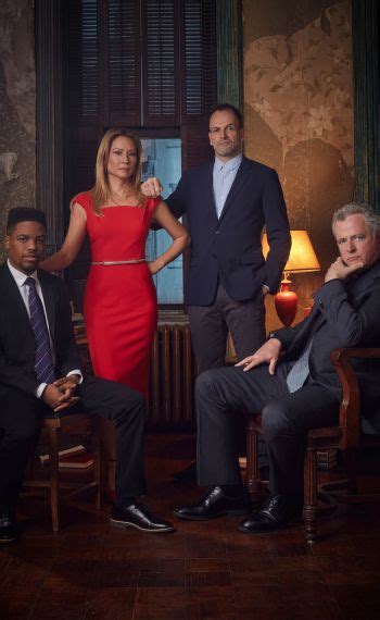 'Elementary' Returns! See the Cast in Their Final Season Portraits (PHOTOS)