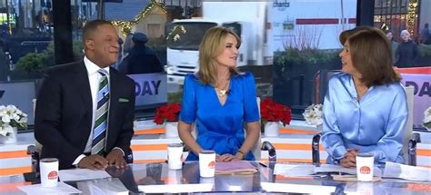 Today S Savannah Guthrie Finally Returns To Morning Show In Stunning Blue Silk Dress After