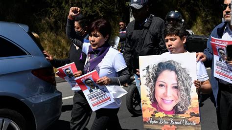 Madre de Bernal Un teniente vio a una persona acostada junto a Germán