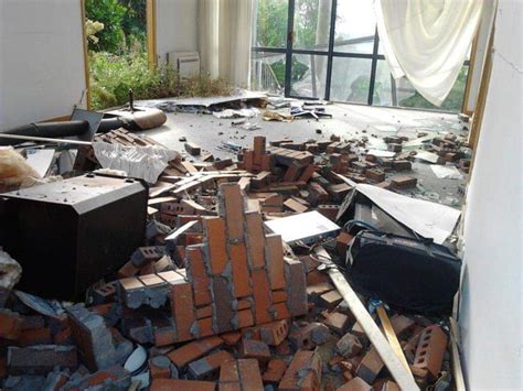 Why bricks aren't always the way. - 9GAG