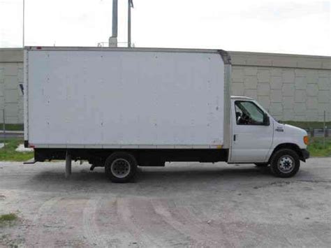 Ford E 350 Super Duty 2003 Van Box Trucks