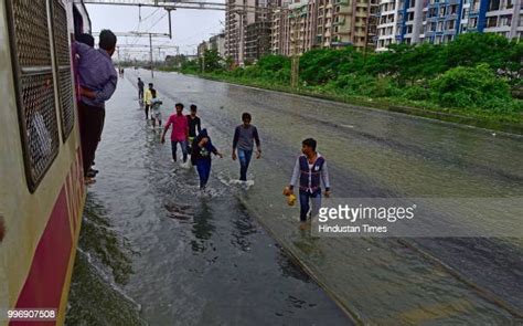 Heavy Rains Lash Mumbai Water Logging In Parts Of The City Photos Et