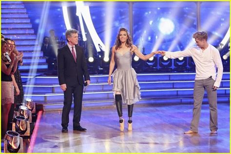 Amy Purdy Hugs Dad After Dancing With Derek Hough on 'DWTS' - See The ...