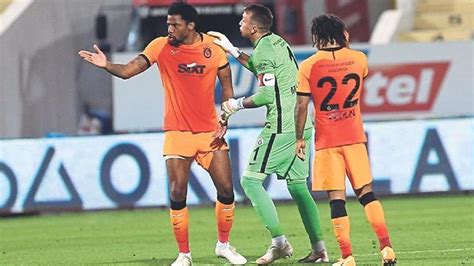 Gizli Kahraman Kaptan Muslera Fanatik Gazetesi Galatasaray Gs