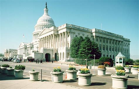 Images of the United States Capitol by Thornton, Latrobe, Bulfinch ...