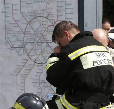 Two Moscow metro workers arrested after disaster - BBC News