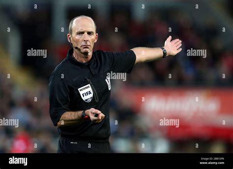 Mike Dean, Referee Stock Photo - Alamy