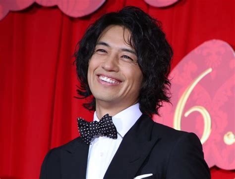 斎藤工、妄想エロトーク全開！「僕はすぐ人を全裸にする」｜シネマトゥデイ