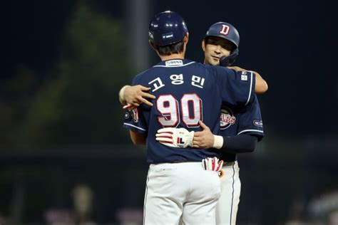 스포키 홈런→3루타→2루타→안타 강승호 Kbo 최초 리버스 내추럴 사이클링히트 두산 Kia 잡고 5연승 폭주