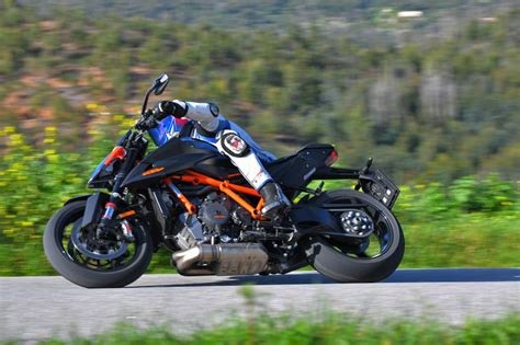 KTM 1290 Super Duke R 2020 Motochecker