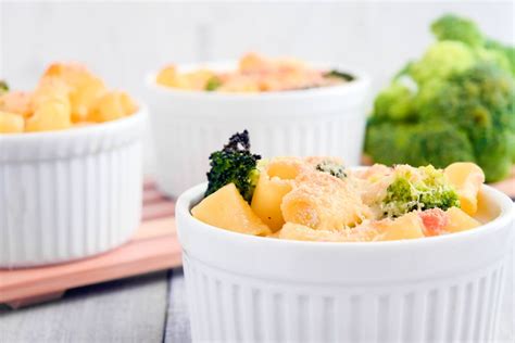 Broccoli Macaroni and Cheese - Slender Kitchen