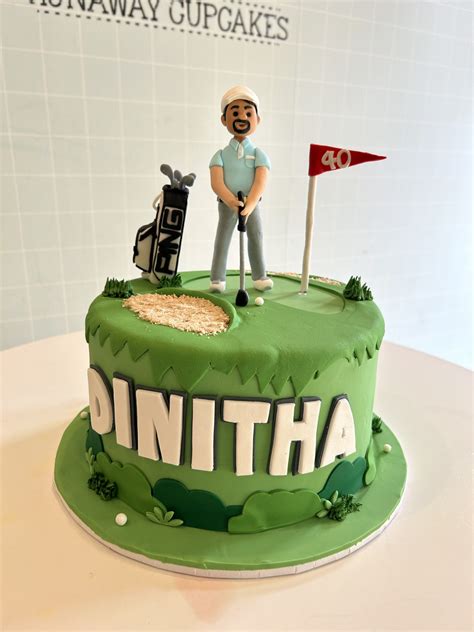 Figurine Golf Cake Runaway Cupcakes