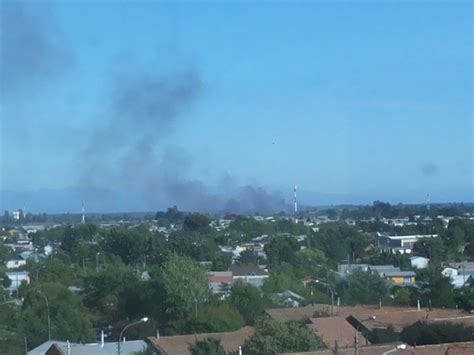 Incendio De Pastizales Amenaza A Viviendas En Camino Que Une Chillán