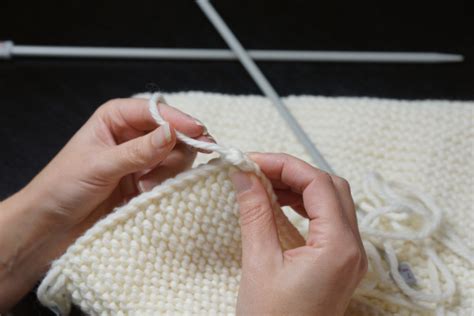 Comment Rabattre les Mailles d un tricot Méthode de base