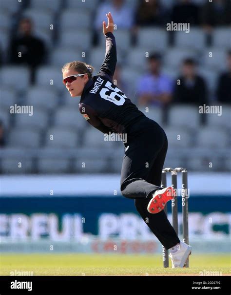 Alex Hartley bowling forf Manchester Originals Stock Photo - Alamy