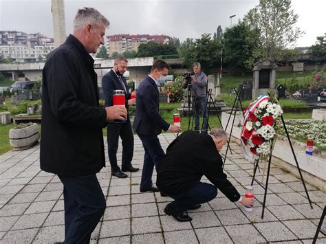 Izaslanstvo Županijskog odbora HDZ BiH Vrhbosna položilo vijence