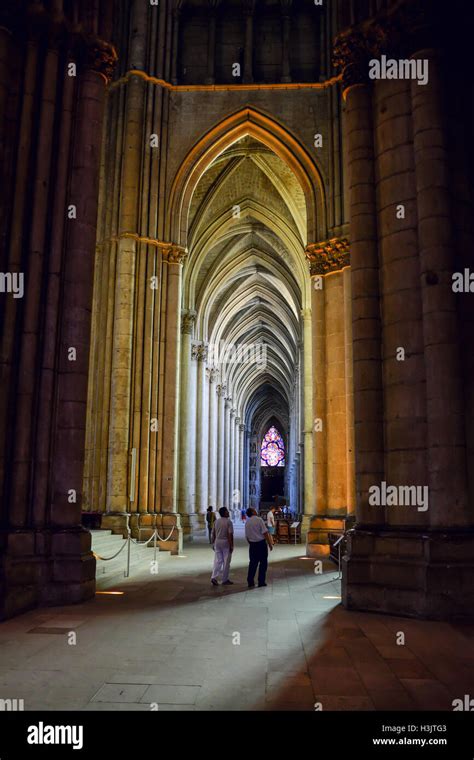 Reims cathedral interior hi-res stock photography and images - Alamy