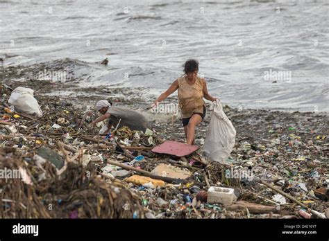 Pollution plastique des océans Banque de photographies et dimages à