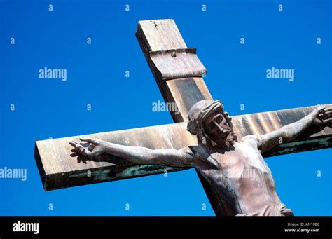 Jesus Christ On Cross Hi Res Stock Photography And Images Alamy