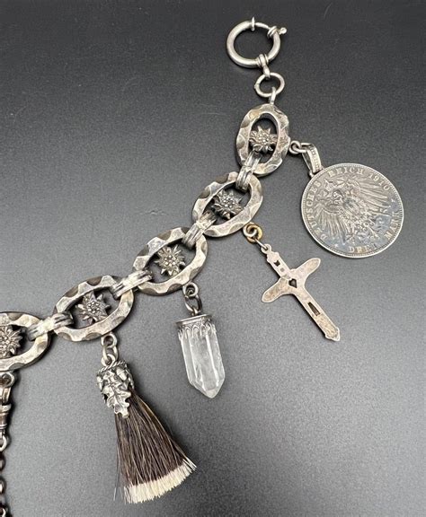 Proantic Collier De Chasse En Argent Lourd Avec Plusieurs Pendentifs