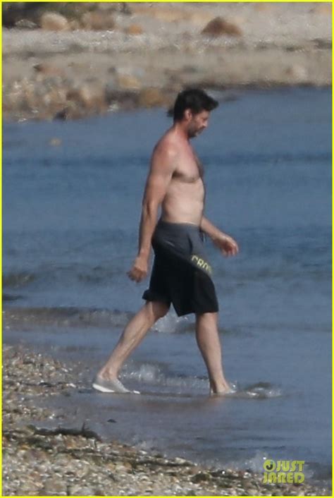 Hugh Jackman Goes Shirtless At The Beach In The Hamptons Photo 4468289