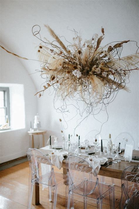 Love Is In The Air Hanging Floral Installation Ideas For The Wedding