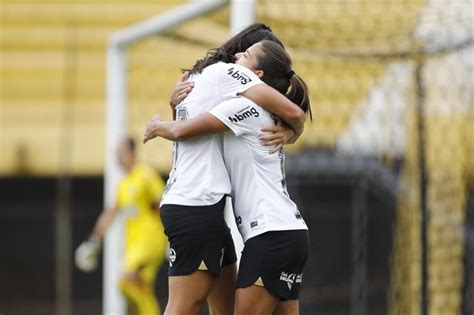 Veja fotos de Corinthians x Atlético MG pelo Brasileirão feminino