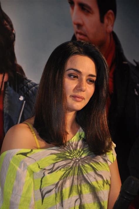 Bollywood Actress Gorgeous Dimple Girl Preity Zinta Full Hd Images And Wallpapers With Images