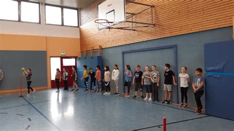 Brennballturnier 3 Und 4 Klasse Grundschule Am Treppenweg