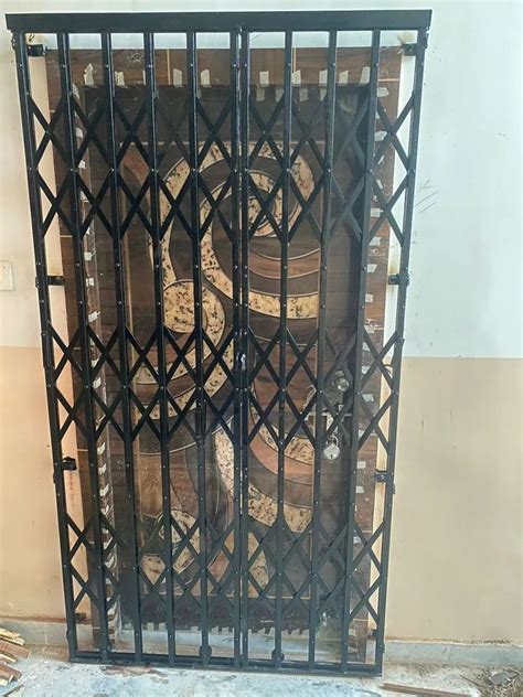 Black Mild Steel Collapsible Gate For Home At Rs Sq Ft In Kolkata