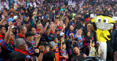 Kibar Jalur Gemilang Sebagai Semangat Cintakan Negara Fahmi Harian