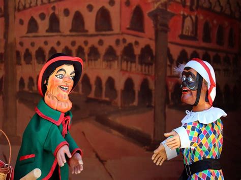 Spettacolo di burattini Arlecchino còto e stracòto damor a Villa di