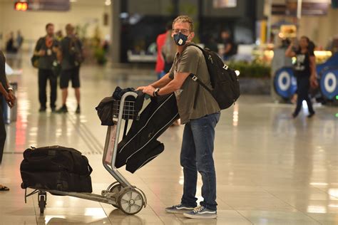 Movimento De Passageiros No Aeroporto De Vit Ria Despenca Durante A