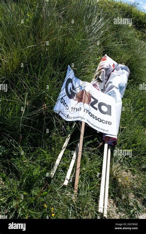 Flytipping Cornwall Hi Res Stock Photography And Images Alamy