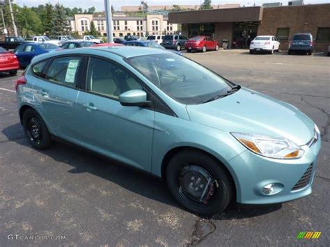 2012 Frosted Glass Metallic Ford Focus SE 5 Door 52362046 Photo 11