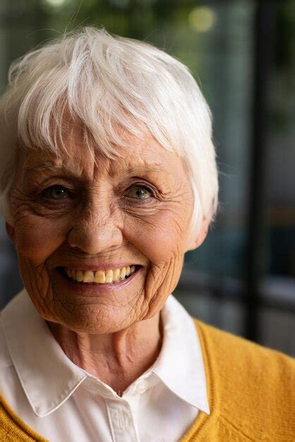 Premium Photo Portrait Of Happy Caucasian Senior Woman With Short