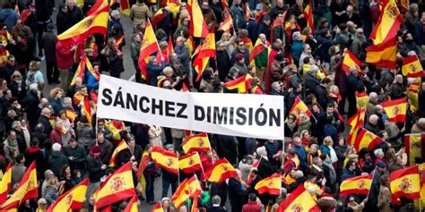 40 asociaciones convocan manifestaciones contra Pedro Sánchez