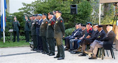 Indrukwekkende Herdenking In Park Eekhout ZwolleNu