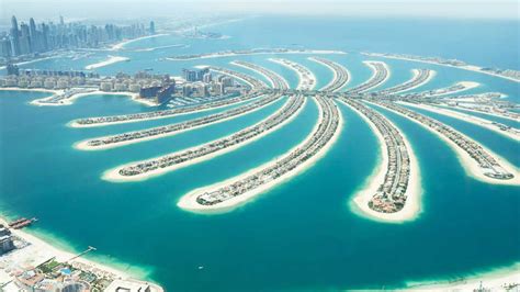 Explore The Palm Jumeirah Dubais Iconic Man Made Island Dubai Local