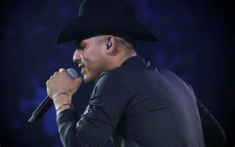 Espinoza Paz Le Niega Un Beso A Una Fan A Cambio Le Compone Una