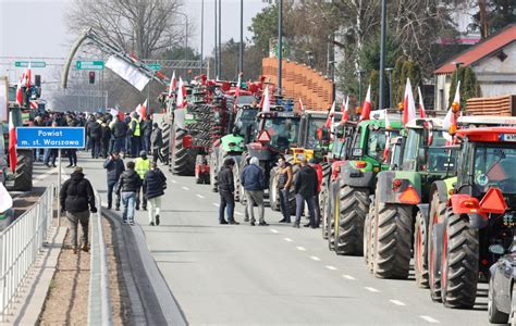 Rolnicy B D Blokowa Domy Polityk W Nowa Forma Protest W Wiadomo Ci