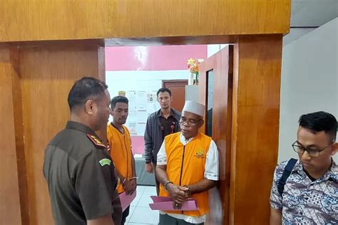 Kejari Lembata Tahan Dua Orang Tersangka Kasus Dana Desa Tanjung Batu