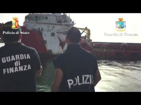 Condussero Migranti A Catania Fermati Scafisti Youtube