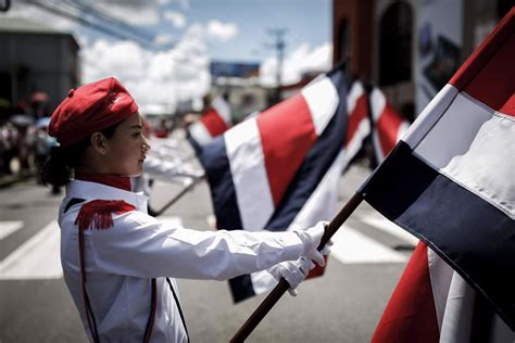 Costa Rica celebra el día de la Independencia con desfiles y un llamado