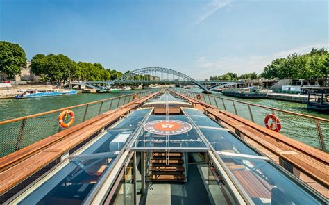 Bateaux Mouches: Seine River Sightseeing Cruise with live commentary - Only £11.68 | Tickets.co.uk