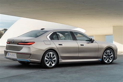 2023 Bmw I7 Xdrive60 Combines All Electric Drivetrain With Traditional Luxury Styling Coolthings