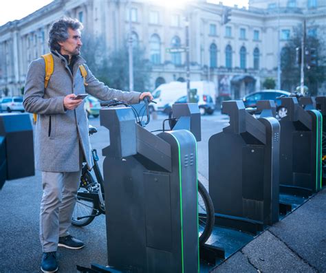 Il futuro della mobilità elettrica e sostenibile prospettive 2024